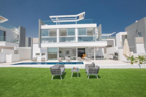 Villa Manta Agrotikos - Stunning 3 Bedroom Protaras Villa with Pool - Close to the Beach